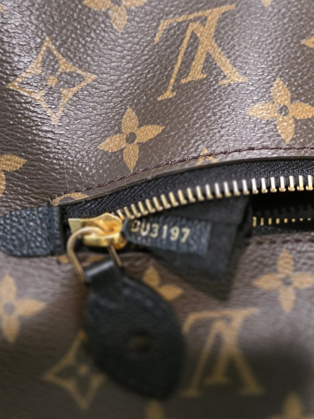 Louis Vuitton Monogram Popincort MM in Black shoulder tote - Picture 11 of 17